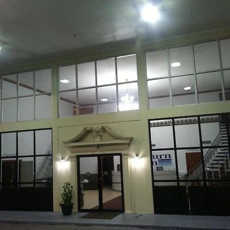 Ashburn Inn Of 曼宁 外观 照片