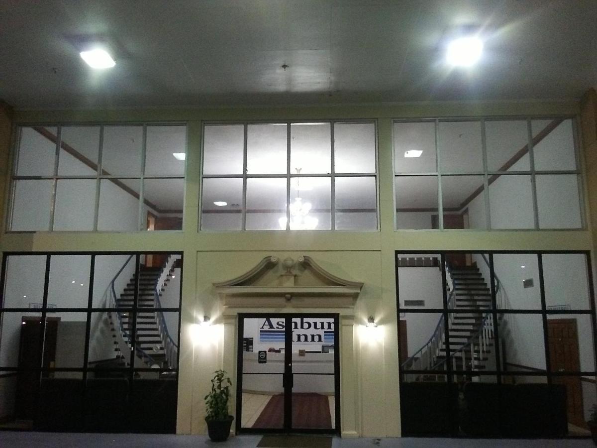 Ashburn Inn Of 曼宁 外观 照片